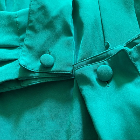 v i n t a g e :: Gorgeous Turquoise Pleated Satin Blouse - Picture 7 of 12